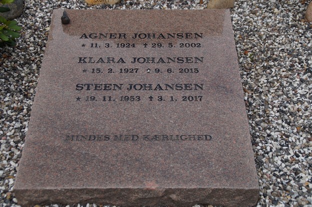 Billede af gravsten på Herning Vestre Kirkegård