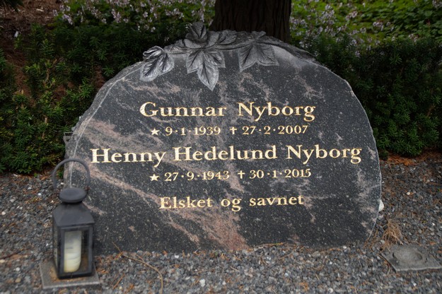 Billede af gravsten på Herning Vestre Kirkegård