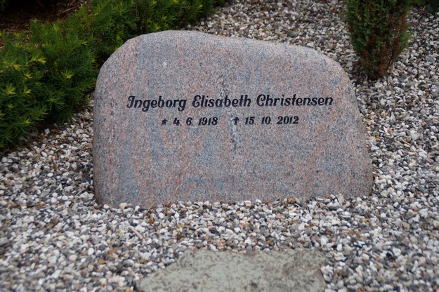 Billede af gravsten på Herning Vestre Kirkegård