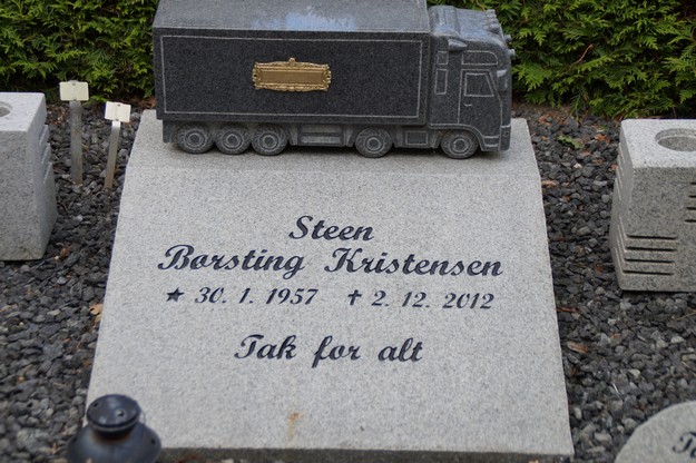 Billede af gravsten på Herning Vestre Kirkegård