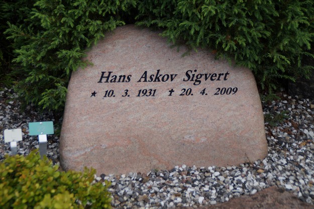 Billede af gravsten på Herning Vestre Kirkegård