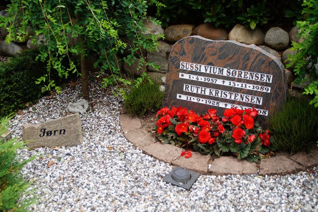 Billede af gravsten på Herning Vestre Kirkegård