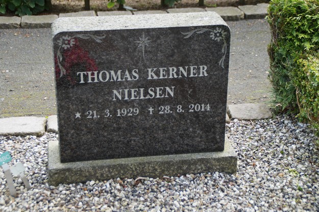 Billede af gravsten på Herning Vestre Kirkegård