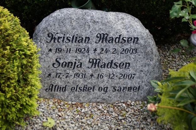 Billede af gravsten på Herning Vestre Kirkegård