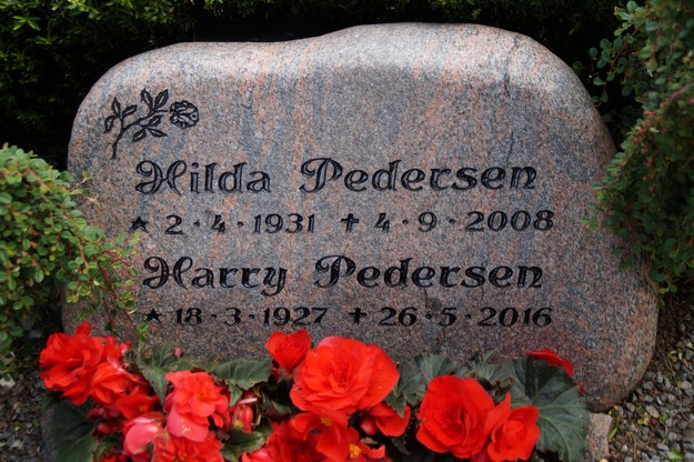 Billede af gravsten på Herning Vestre Kirkegård