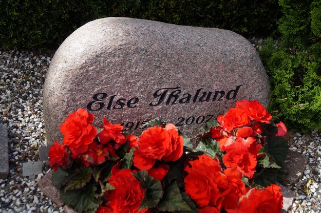 Billede af gravsten på Herning Vestre Kirkegård