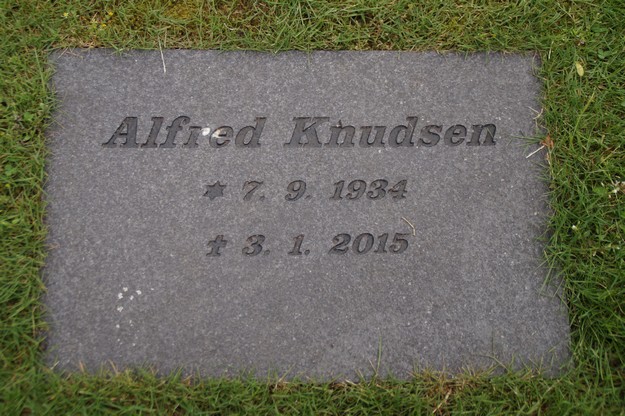 Billede af gravsten på Herning Vestre Kirkegård