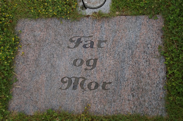 Billede af gravsten på Herning Vestre Kirkegård