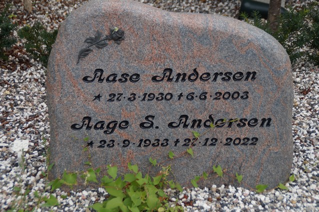 Billede af gravsten på Herning Vestre Kirkegård