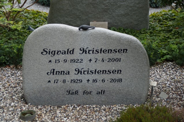Billede af gravsten på Herning Vestre Kirkegård