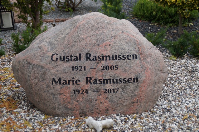 Billede af gravsten på Herning Vestre Kirkegård