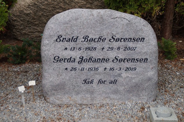 Billede af gravsten på Herning Vestre Kirkegård