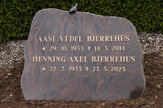 Billede af gravsten på Herning Vestre Kirkegård