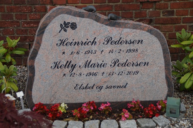 Billede af gravsten på Herning Vestre Kirkegård