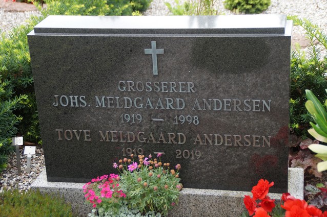 Billede af gravsten på Herning Vestre Kirkegård