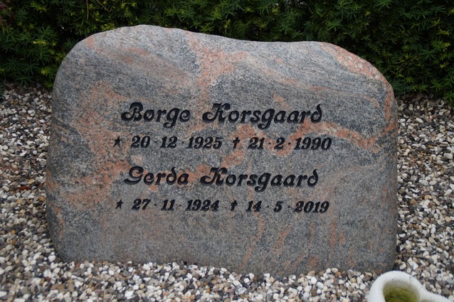 Billede af gravsten på Herning Vestre Kirkegård