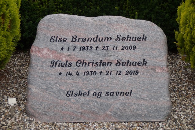 Billede af gravsten på Herning Vestre Kirkegård