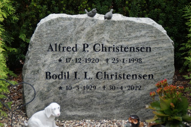 Billede af gravsten på Herning Vestre Kirkegård