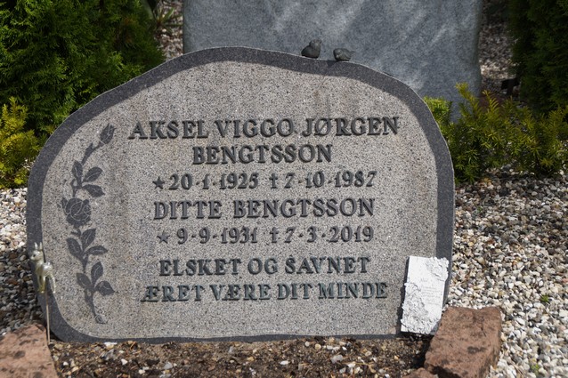 Billede af gravsten på Herning Vestre Kirkegård