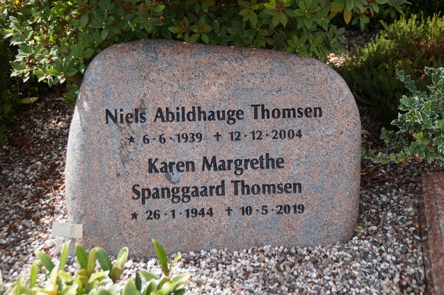 Billede af gravsten på Herning Vestre Kirkegård