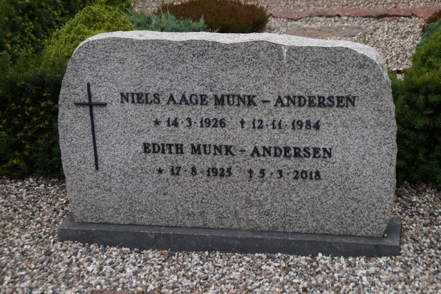 Billede af gravsten på Herning Vestre Kirkegård