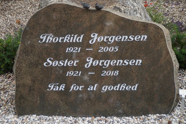 Billede af gravsten på Herning Vestre Kirkegård