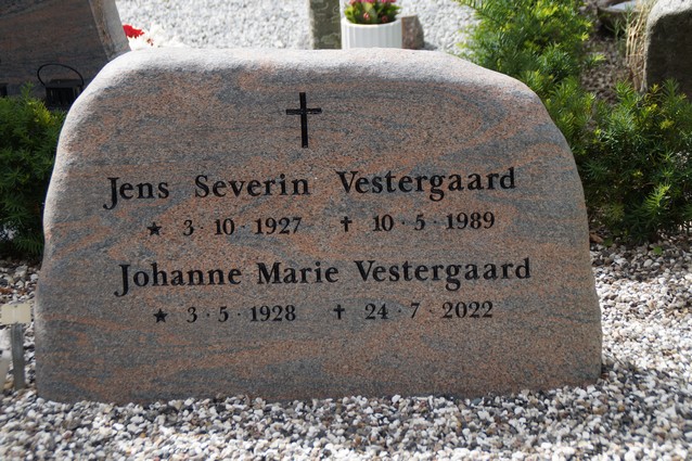 Billede af gravsten på Herning Vestre Kirkegård