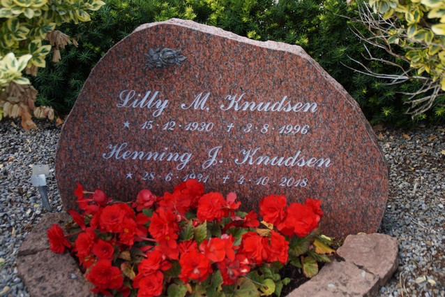 Billede af gravsten på Herning Vestre Kirkegård