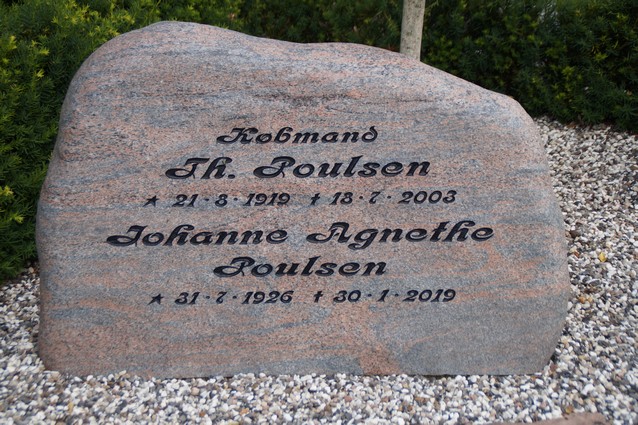 Billede af gravsten på Herning Vestre Kirkegård