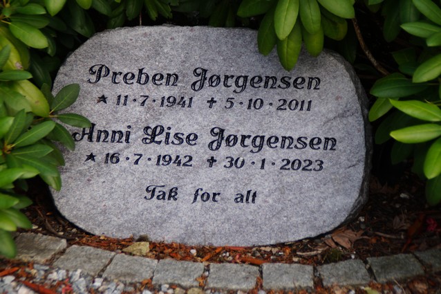 Billede af gravsten på Herning Vestre Kirkegård