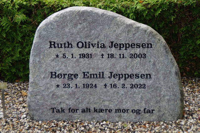 Billede af gravsten på Herning Vestre Kirkegård