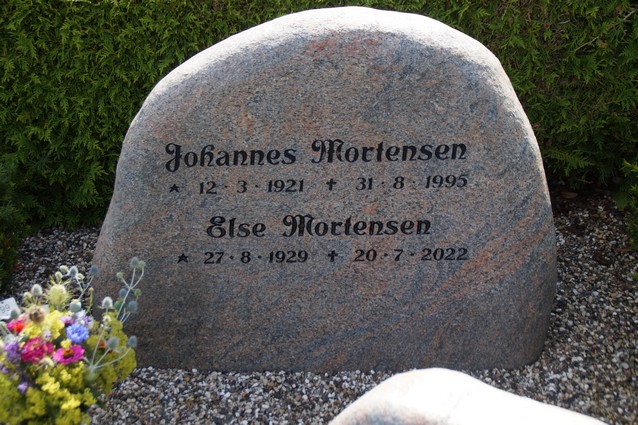 Billede af gravsten på Herning Vestre Kirkegård
