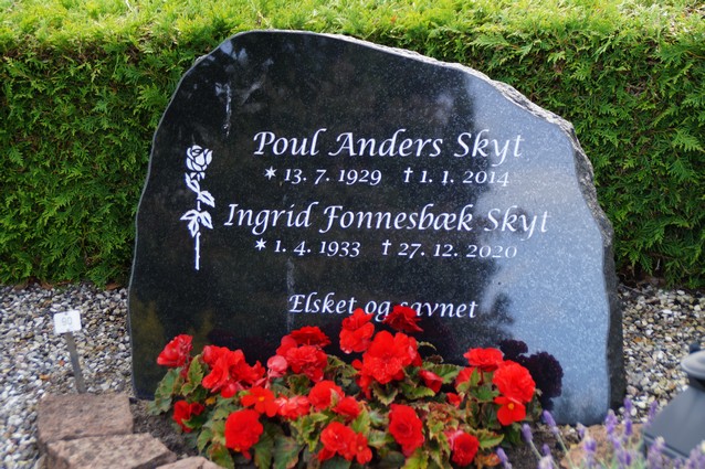 Billede af gravsten på Herning Vestre Kirkegård