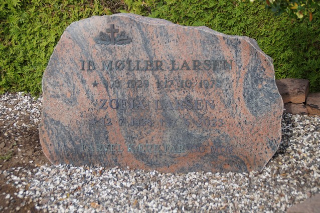 Billede af gravsten på Herning Vestre Kirkegård