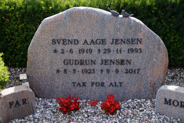 Billede af gravsten på Herning Vestre Kirkegård