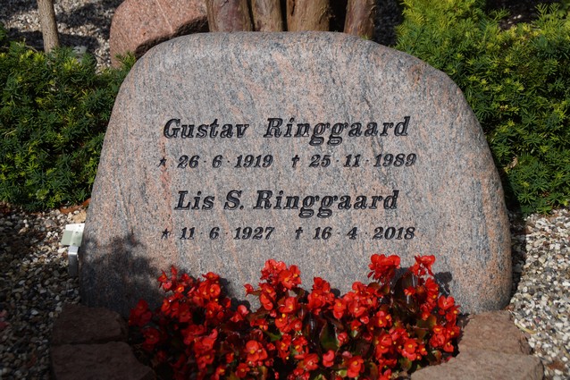 Billede af gravsten på Herning Vestre Kirkegård