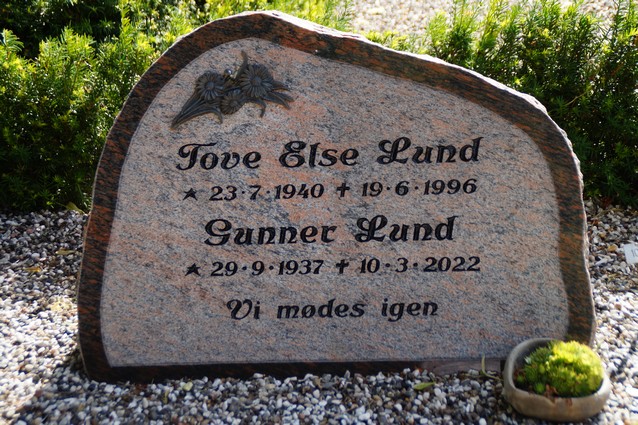 Billede af gravsten på Herning Vestre Kirkegård