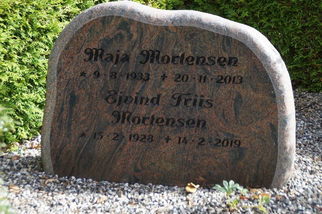 Billede af gravsten på Herning Vestre Kirkegård