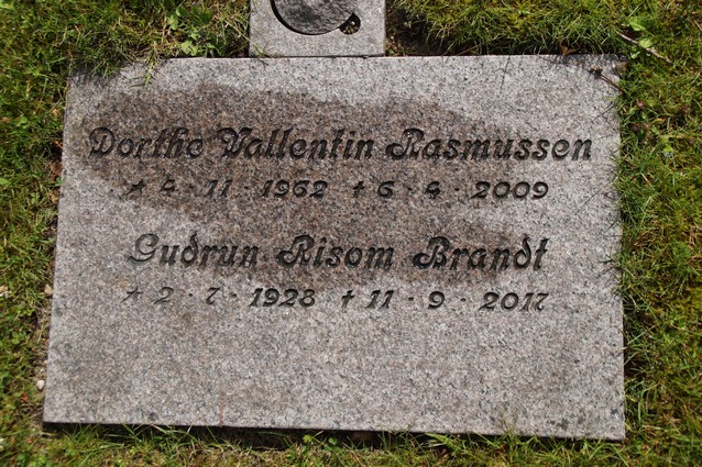 Billede af gravsten på Herning Vestre Kirkegård