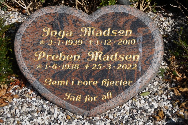 Billede af gravsten på Herning Vestre Kirkegård