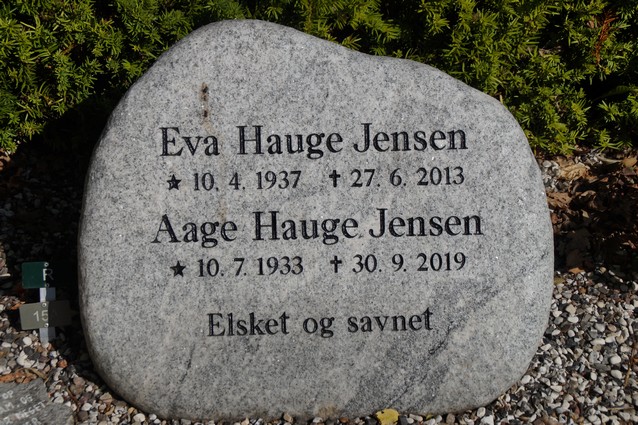 Billede af gravsten på Herning Vestre Kirkegård