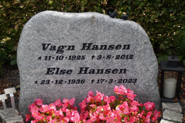 Billede af gravsten på Herning Vestre Kirkegård