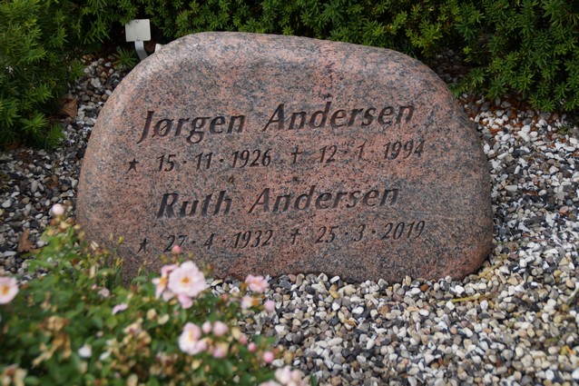 Billede af gravsten på Herning Vestre Kirkegård
