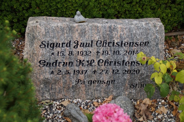Billede af gravsten på Herning Vestre Kirkegård