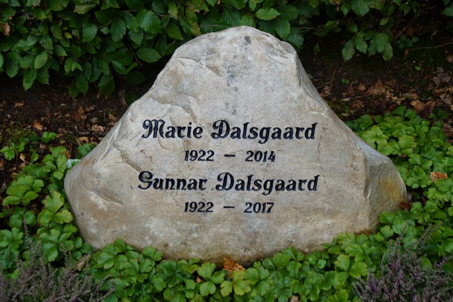 Billede af gravsten på Herning Vestre Kirkegård