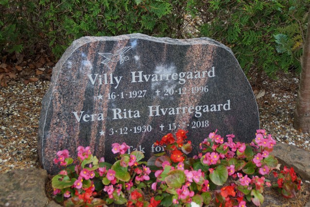 Billede af gravsten på Herning Vestre Kirkegård