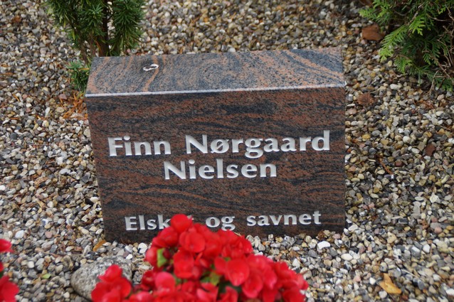 Billede af gravsten på Herning Vestre Kirkegård