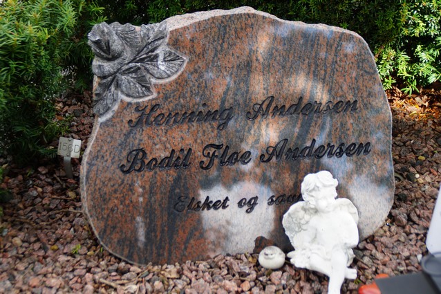 Billede af gravsten på Herning Vestre Kirkegård