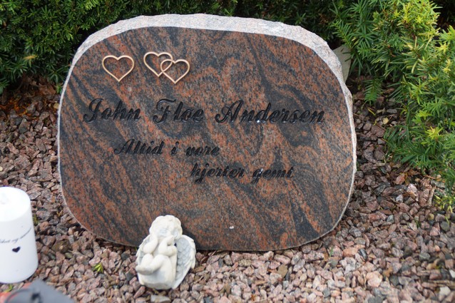 Billede af gravsten på Herning Vestre Kirkegård