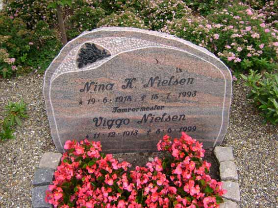 Billede af gravsten på Holstebro Nordre Kirkegård